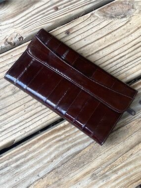 VINTAGE EEL SKIN LEATHER Wallet/Clutch in Deep Ox Blood!! Retro 80’s Sleek😍